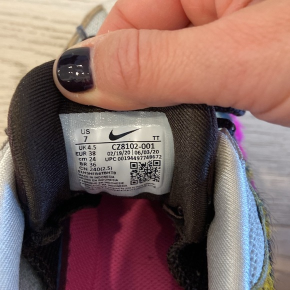 In perfect condition these super cool air max are amazing with any outfit!!! - Picture 5 of 6